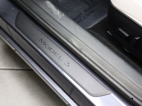 Used 2022 Tesla Model 3 image 45