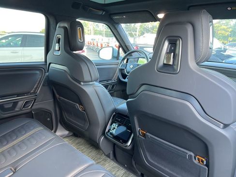 Used 2023 Rivian R1S Launch Edition image 27