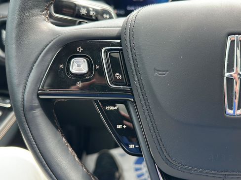 Used 2025 Lincoln Aviator Reserve AWD/4WD image 19