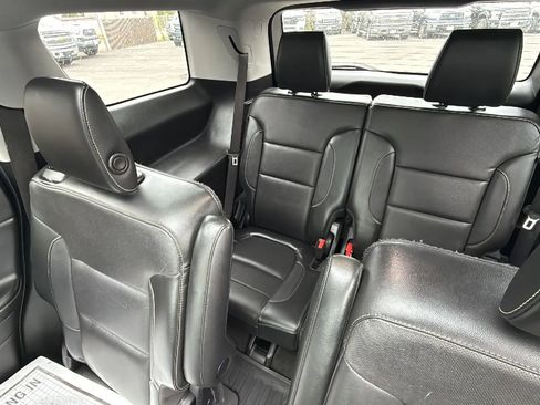 Used 2017 GMC Acadia SLT AWD/4WD image 21