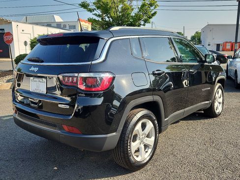 Used 2018 Jeep Compass Latitude w/ Popular Equipment Group AWD/4WD image 6