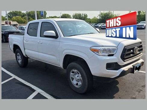Used 2022 Toyota Tacoma SR AWD/4WD image 1