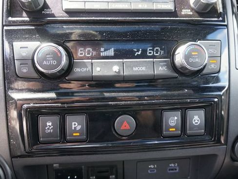 Used 2024 Nissan Titan PRO-4X w/ Pro-4x Convenience Package AWD/4WD image 21