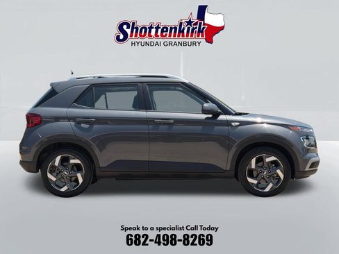 Used 2026 Hyundai Venue SEL FWD image 5