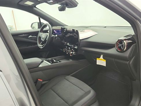 New 2025 Chevrolet Blazer EV RS image 30