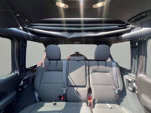 Used 2022 Jeep Wrangler Unlimited Rubicon 4xe w/ Cold Weather Group image 12