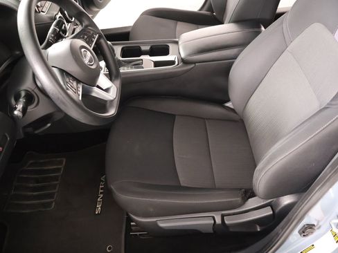 Used 2024 Nissan Sentra SV FWD image 10
