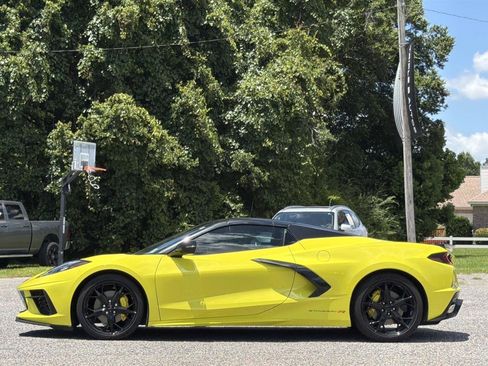 Used 2022 Chevrolet Corvette Stingray Convertible w/ 1LT RWD image 8