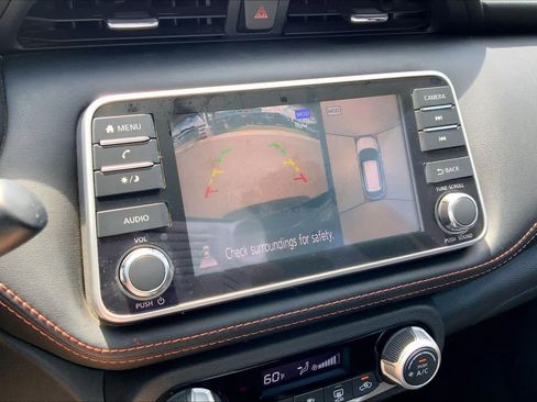 Used 2019 Nissan Kicks SR FWD image 27