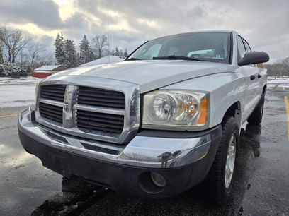 Used 2005 Dodge Dakota SLT