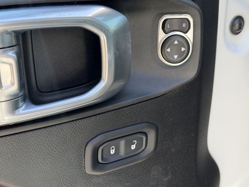 Used 2021 Jeep Gladiator Sport AWD/4WD image 5
