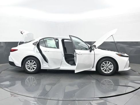 New 2026 Toyota Camry LE FWD image 30