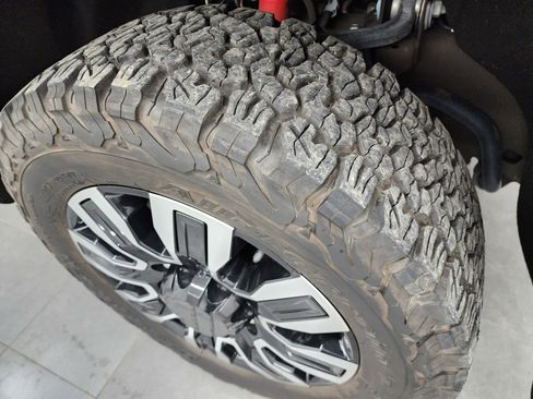 Used 2023 GMC Sierra 3500 Denali w/ Denali Ultimate Package image 3