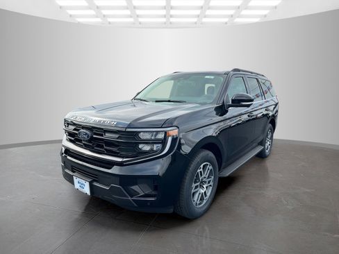 New 2025 Ford Expedition Active image 8
