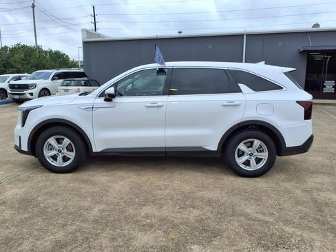 Used 2026 Kia Sorento LX FWD image 5