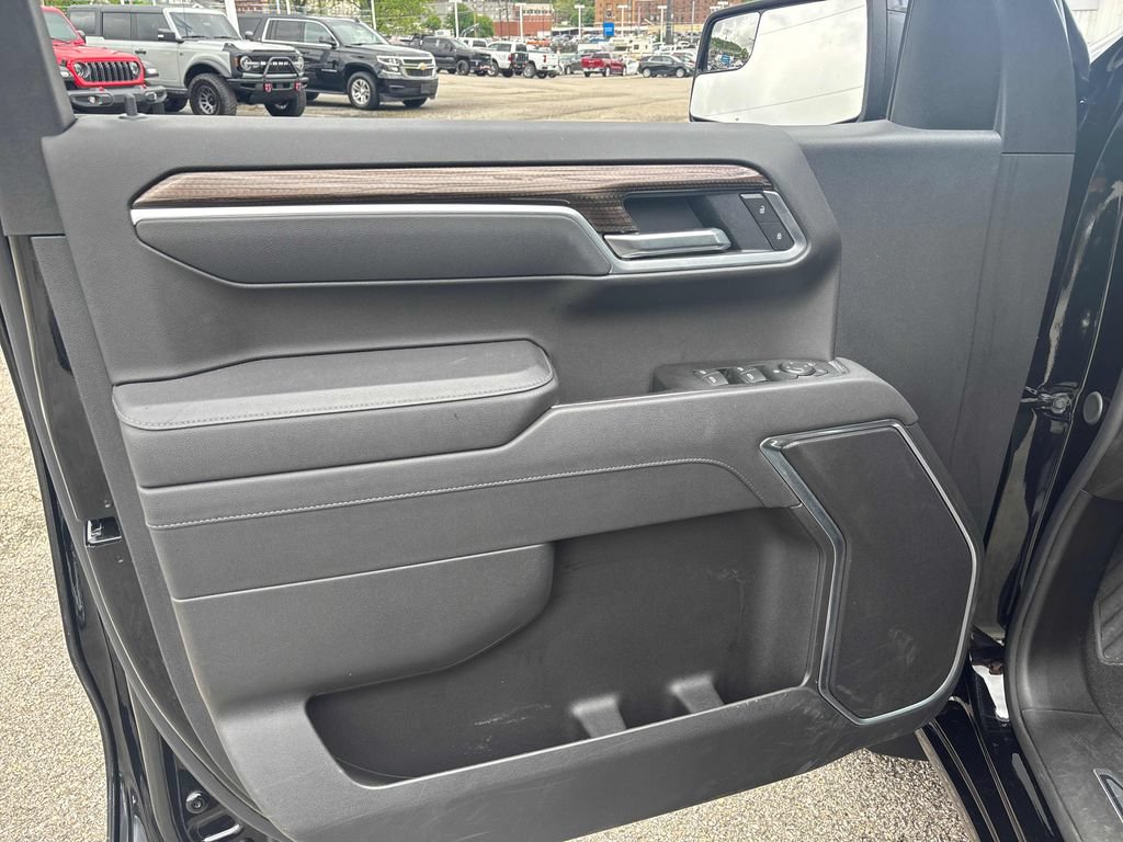 Used 2026 Chevrolet Silverado 1500 RST AWD/4WD image 9