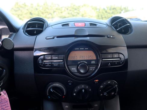 Used 2013 MAZDA MAZDA2 Sport image 55