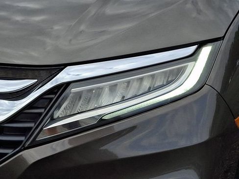 Used 2018 Honda Odyssey Touring image 12