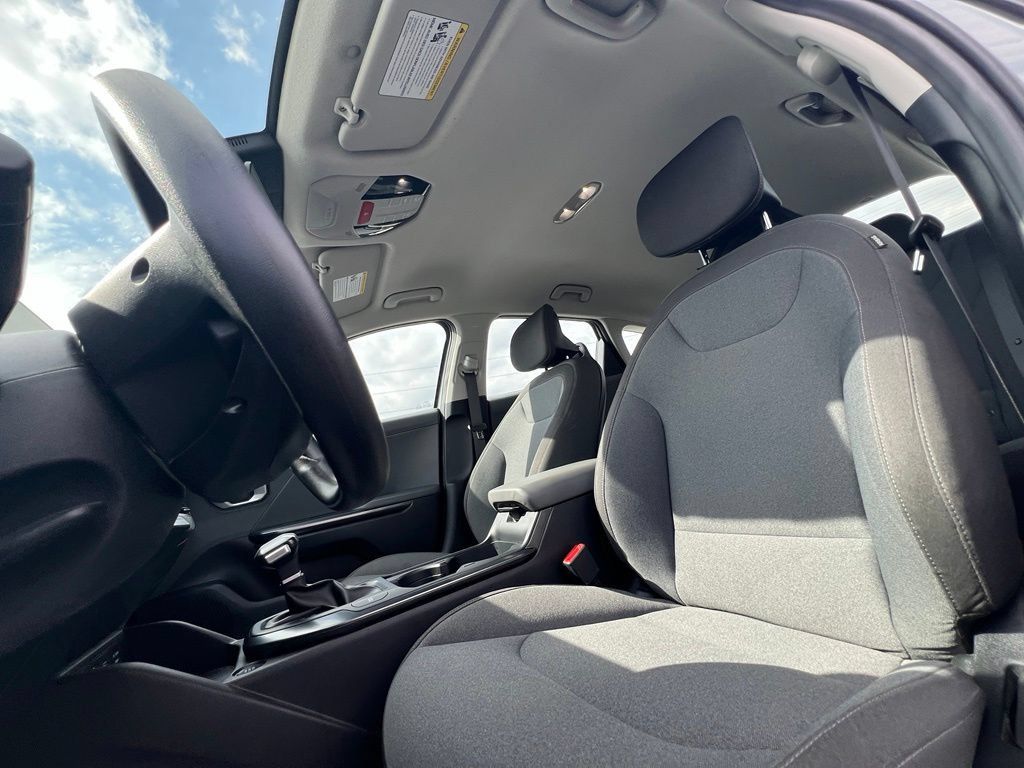 Used 2025 Kia K4 FWD image 15