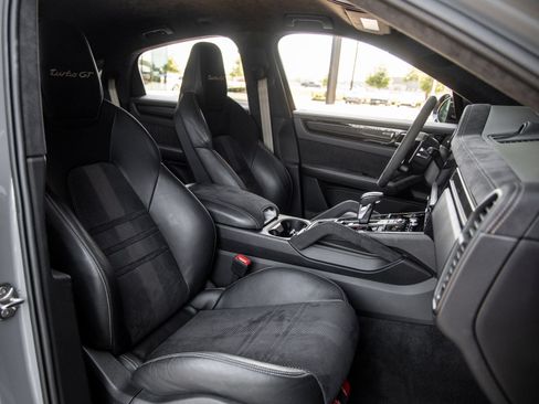 Certified 2022 Porsche Cayenne Turbo GT AWD/4WD image 48