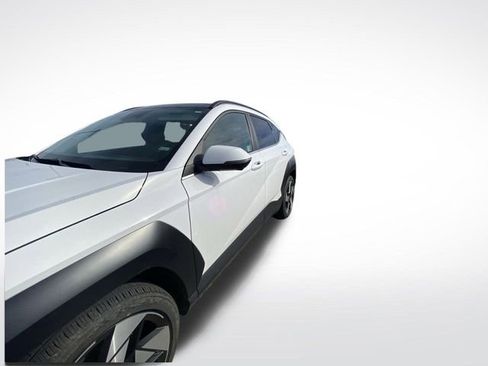 Used 2024 Hyundai Kona Limited image 2