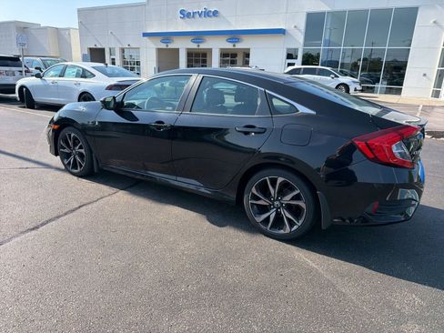 Used 2019 Honda Civic Sport image 11