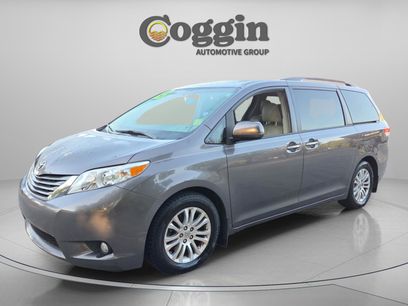 Used 2013 Toyota Sienna XLE w/ Premium Pkg