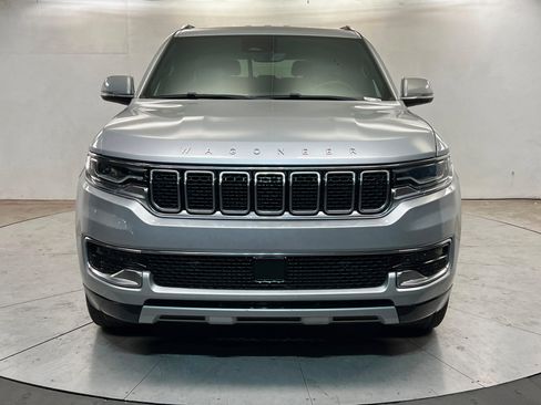Used 2022 Jeep Wagoneer Series II AWD/4WD image 8
