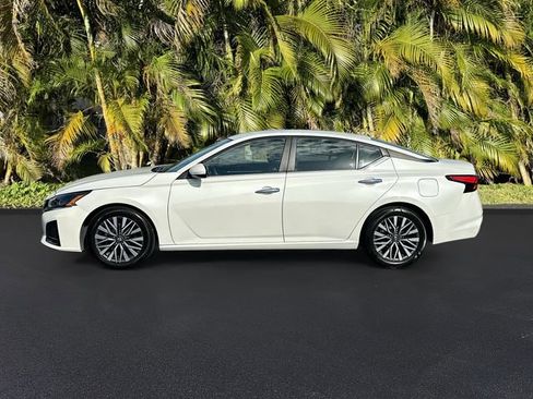 Used 2023 Nissan Altima 2.5 SV FWD image 8