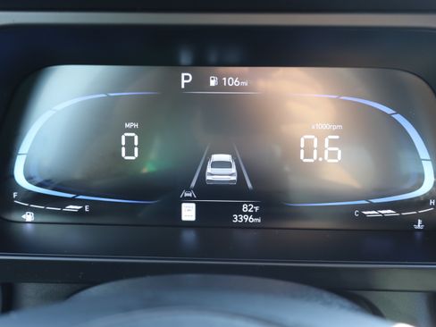 Used 2025 Hyundai Elantra Sport FWD image 23