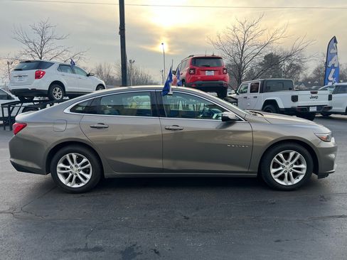 Used 2017 Chevrolet Malibu LT w/ Leather Package image 7
