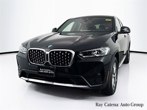 Used 2023 BMW X4 xDrive30i w/ Premium Package image 3