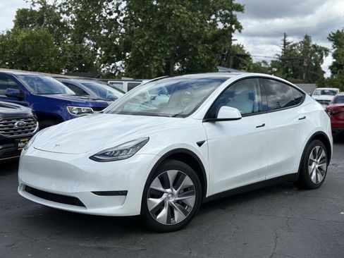 Used 2020 Tesla Model Y Long Range AWD/4WD image 21