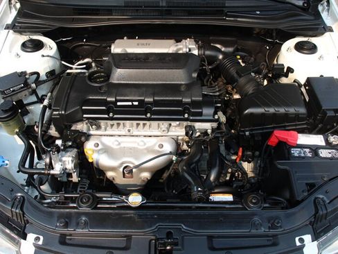 Used 2009 Kia Spectra EX FWD image 17