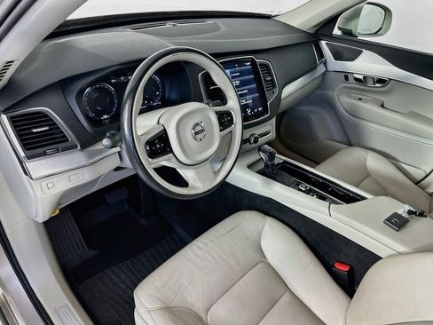Used 2018 Volvo XC90 T6 Momentum w/ Convenience Package AWD/4WD image 29