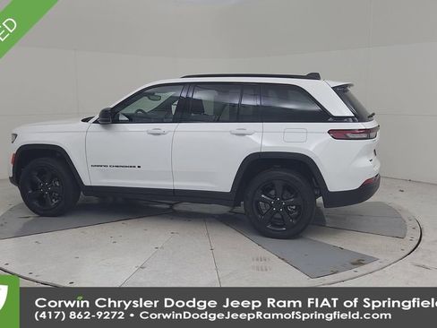 Used 2023 Jeep Grand Cherokee Altitude image 8