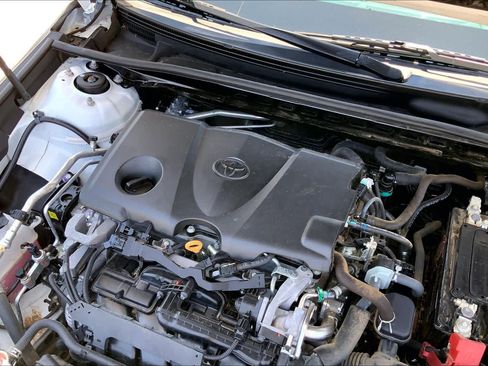 Used 2018 Toyota Camry XLE FWD image 35