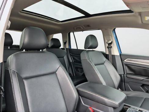 Used 2021 Volkswagen Atlas SEL FWD image 35