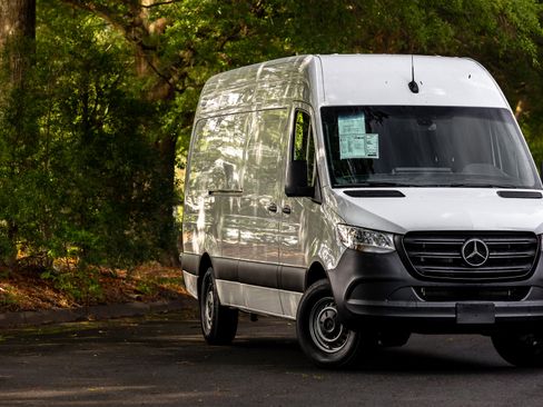 Used 2022 Mercedes-Benz Sprinter 2500 image 27