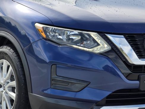 Used 2018 Nissan Rogue SV FWD image 7