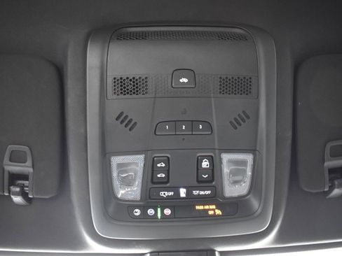 Used 2024 Cadillac XT6 Sport image 25