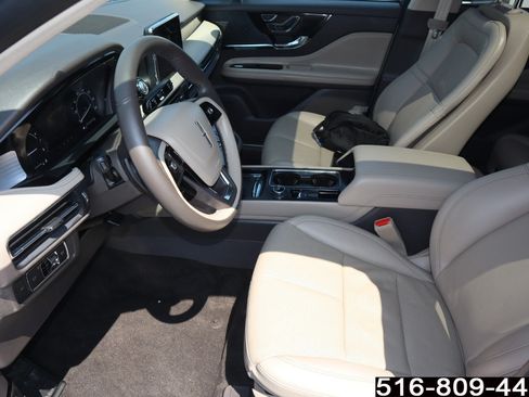 Used 2022 Lincoln Corsair AWD w/ Premium Package image 16