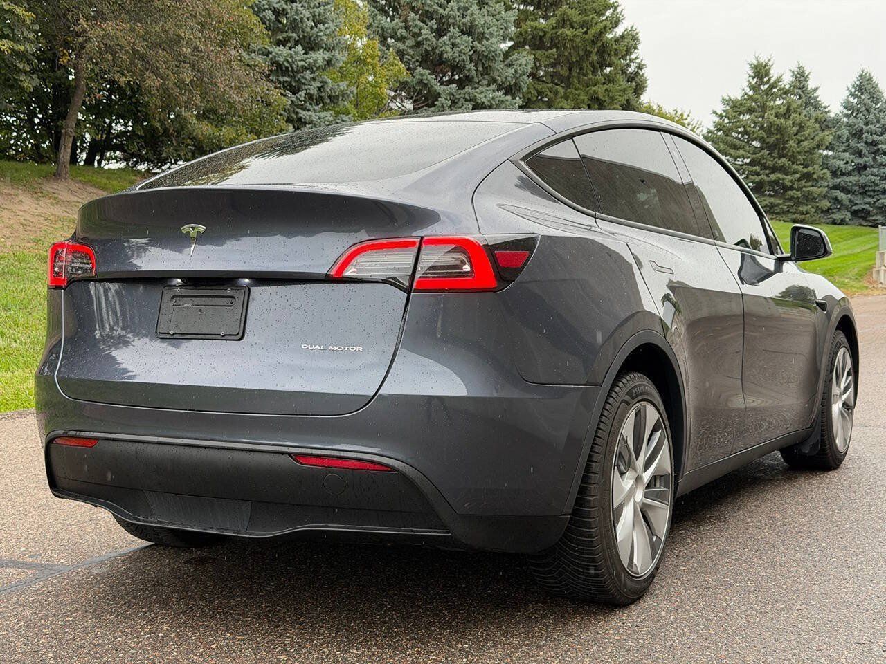 Used 2023 Tesla Model Y Long Range AWD/4WD image 5