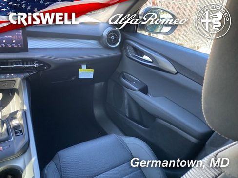 Used 2024 Alfa Romeo Tonale Ti image 46