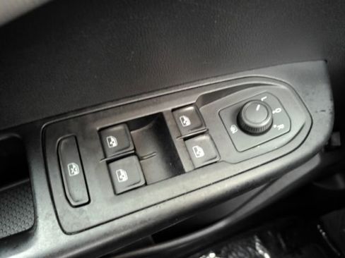 Used 2022 Volkswagen Taos SEL w/ Panoramic Sunroof Package image 33