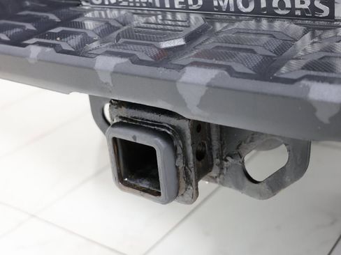 Used 2017 Toyota Tacoma SR image 13