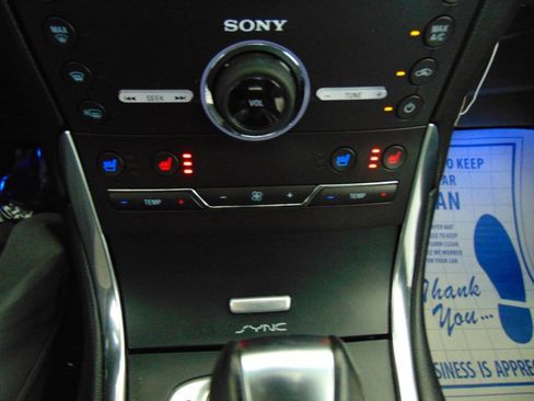 Used 2015 Ford Edge Titanium w/ Equipment Group 301A AWD/4WD image 18