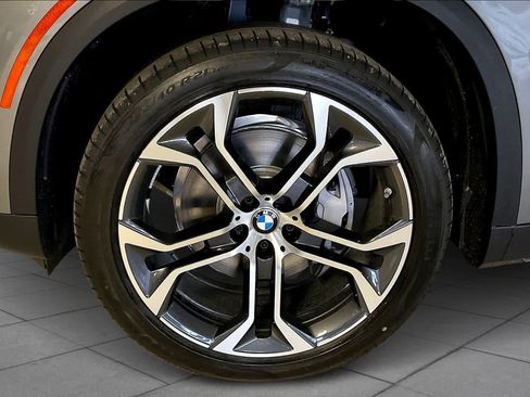 New 2026 BMW X5 sDrive40i w/ Premium Package image 11