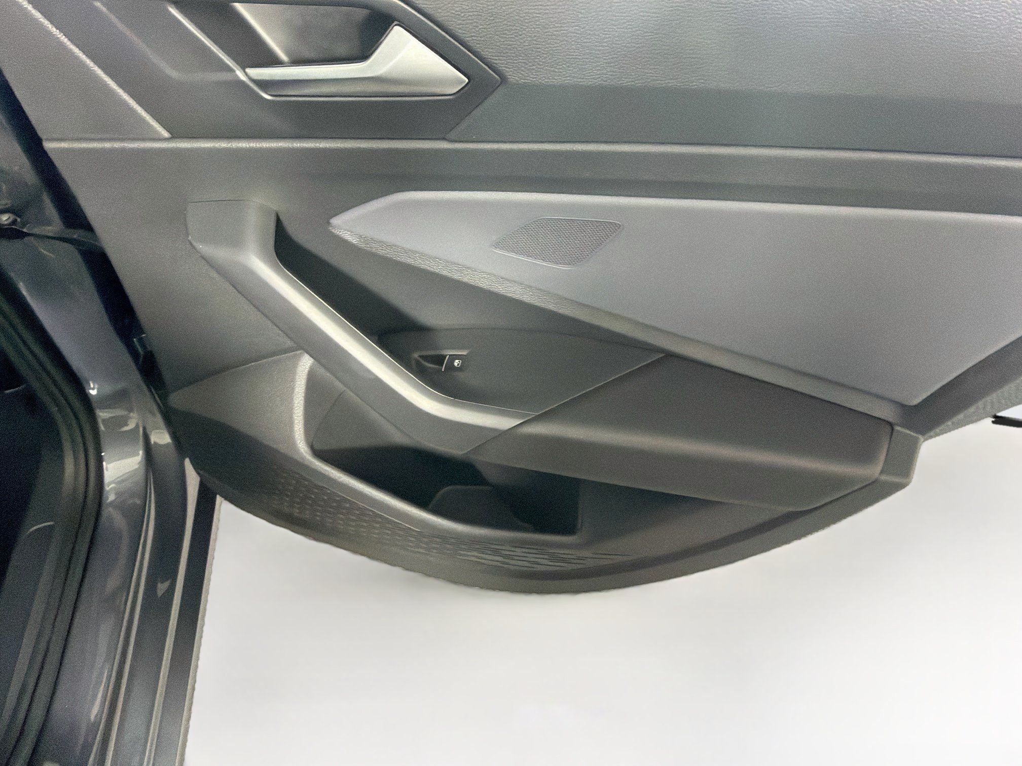 Used 2025 Volkswagen Jetta SE FWD image 28