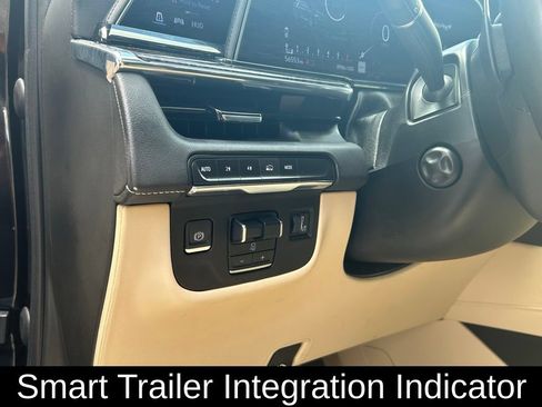 Used 2023 Cadillac Escalade Premium Luxury w/ Performance Package AWD/4WD image 18